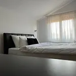 شقة Humac, يوبوسكي