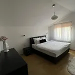 Humac, * يوبوسكي