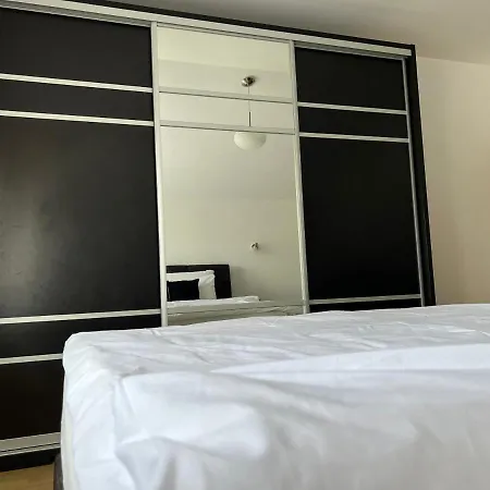 Humac, Apartment