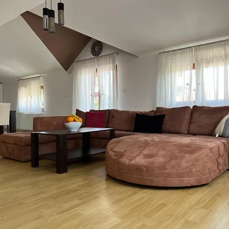 Humac, Appartement
